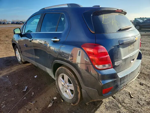 3GNCJLSB5JL153981 2018 CHEVROLET TRAX - Image 2