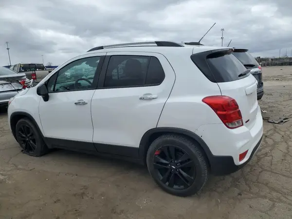 3GNCJLSB5JL158095 2018 CHEVROLET TRAX - Image 2