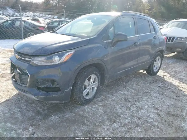 3GNCJLSB5JL169713 2018 CHEVROLET TRAX - Image 2
