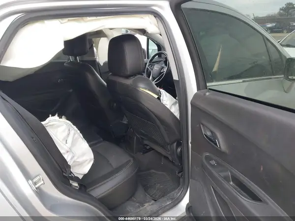 3GNCJLSB5JL200345 2018 CHEVROLET TRAX - Image 8