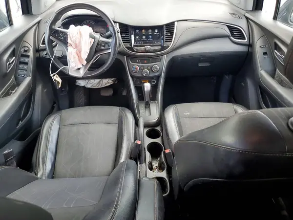 3GNCJLSB5JL203715 2018 CHEVROLET TRAX - Image 8