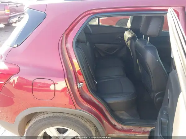 3GNCJLSB5JL232194 2018 CHEVROLET TRAX - Image 8