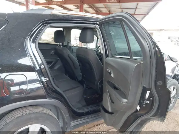3GNCJLSB5JL242157 2018 CHEVROLET TRAX - Image 8