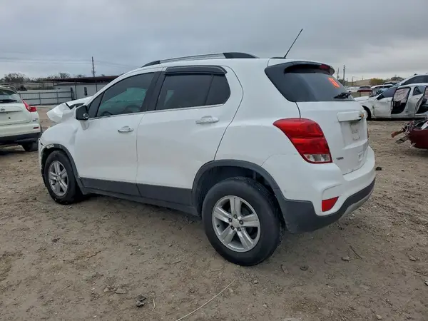 3GNCJLSB5JL244457 2018 CHEVROLET TRAX - Image 2