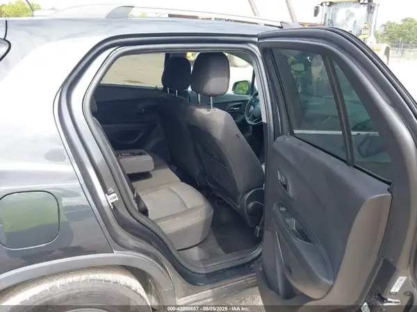3GNCJLSB5JL250453 2018 CHEVROLET TRAX - Image 8