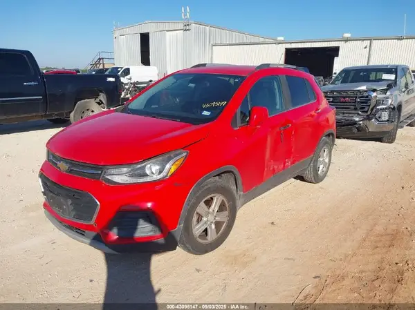 3GNCJLSB5JL252266 2018 CHEVROLET TRAX - Image 2