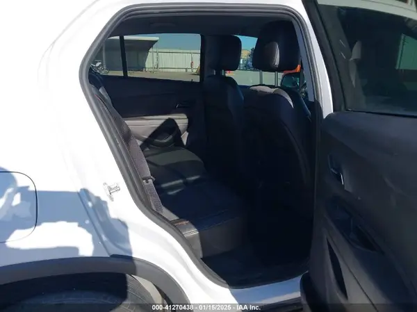 3GNCJLSB5JL263929 2018 CHEVROLET TRAX - Image 8