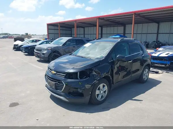 3GNCJLSB5JL279113 2018 CHEVROLET TRAX - Image 2