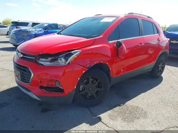 3GNCJLSB5JL300624 2018 CHEVROLET TRAX - Image 2