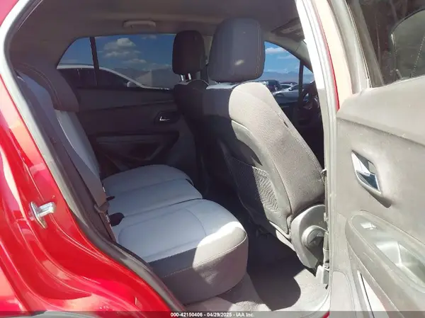 3GNCJLSB5JL300624 2018 CHEVROLET TRAX - Image 8