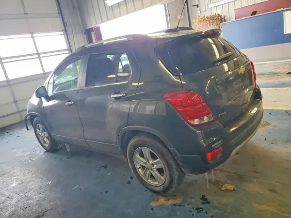 3GNCJLSB5JL388199 2018 CHEVROLET TRAX - Image 2