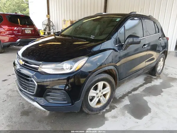 3GNCJLSB5JL390339 2018 CHEVROLET TRAX - Image 2