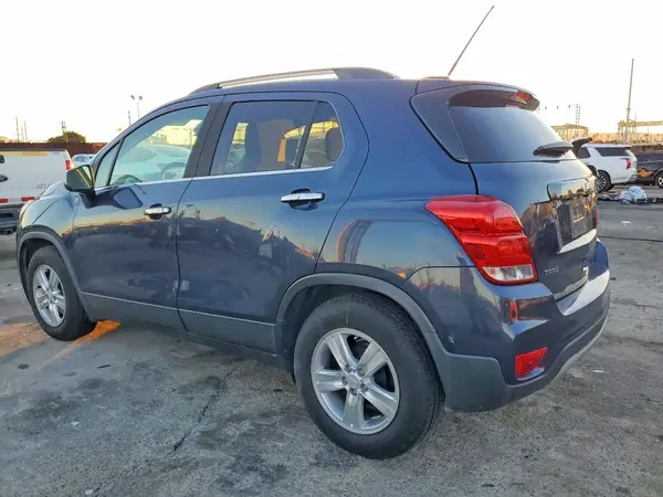 3GNCJLSB5JL391944 2018 CHEVROLET TRAX - Image 2