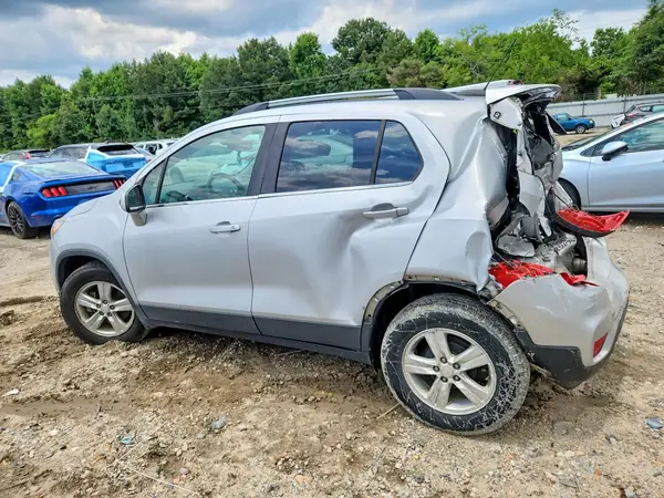 3GNCJLSB5KL154744 2019 CHEVROLET TRAX - Image 2