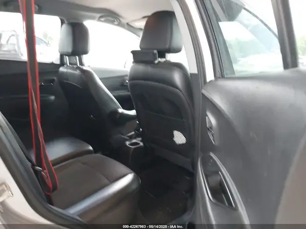 3GNCJLSB5KL164609 2019 CHEVROLET TRAX - Image 8