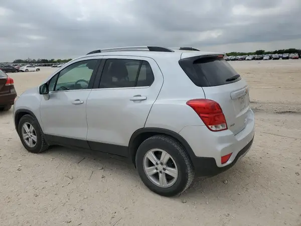 3GNCJLSB5KL185461 2019 CHEVROLET TRAX - Image 2
