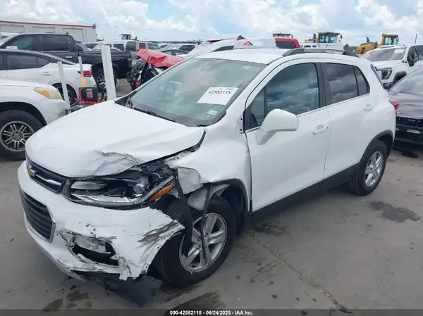 3GNCJLSB5KL187081 2019 CHEVROLET TRAX - Image 2