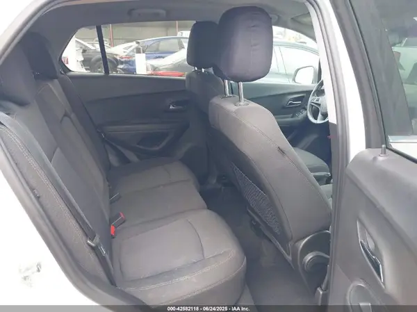 3GNCJLSB5KL187081 2019 CHEVROLET TRAX - Image 8