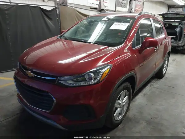 3GNCJLSB5KL190921 2019 CHEVROLET TRAX - Image 2