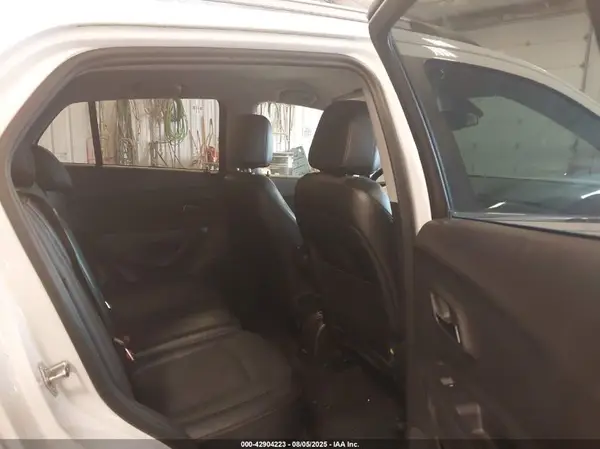 3GNCJLSB5KL226848 2019 CHEVROLET TRAX - Image 8