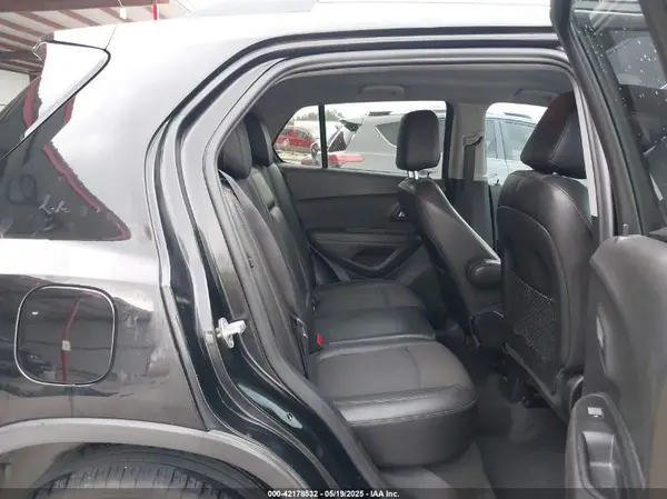 3GNCJLSB5KL258165 2019 CHEVROLET TRAX - Image 8