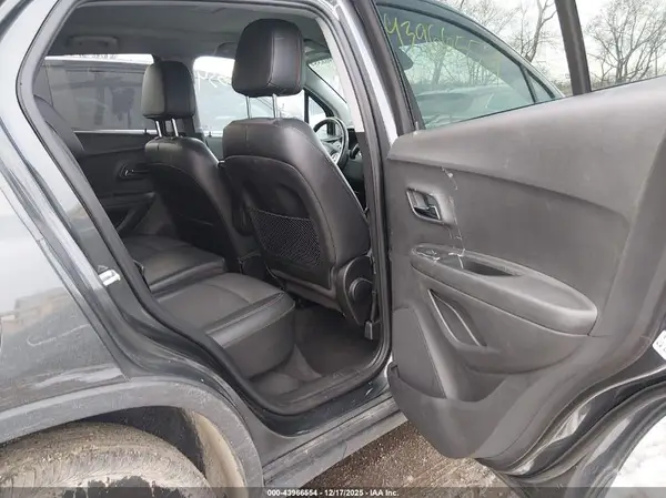 3GNCJLSB5KL259025 2019 CHEVROLET TRAX - Image 8