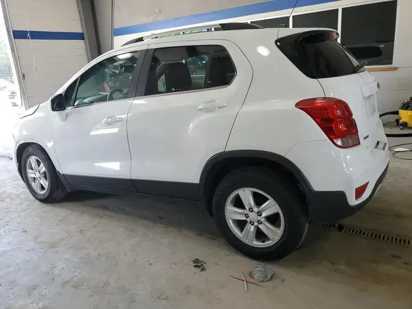 3GNCJLSB5KL283549 2019 CHEVROLET TRAX - Image 2