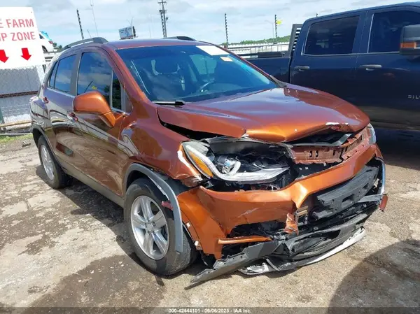 3GNCJLSB5KL303881 2019 CHEVROLET TRAX - Image 1
