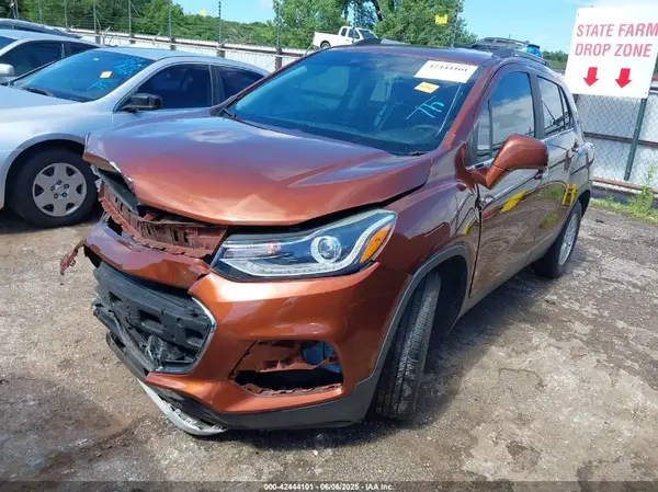 3GNCJLSB5KL303881 2019 CHEVROLET TRAX - Image 2