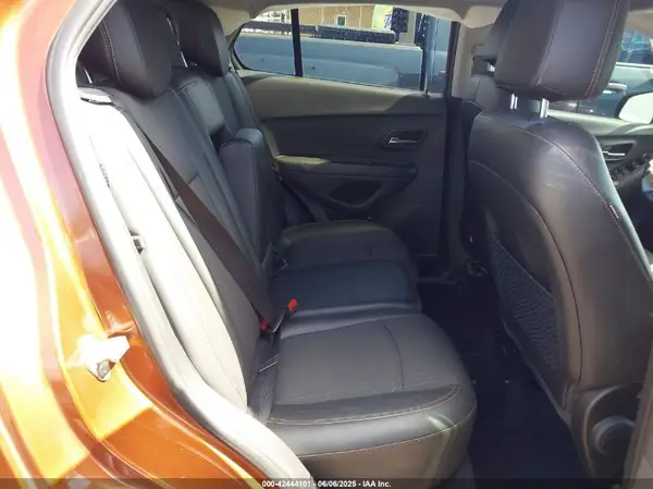 3GNCJLSB5KL303881 2019 CHEVROLET TRAX - Image 8