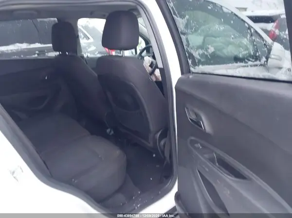 3GNCJLSB5KL314802 2019 CHEVROLET TRAX - Image 8