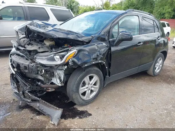 3GNCJLSB5KL326805 2019 CHEVROLET TRAX - Image 2