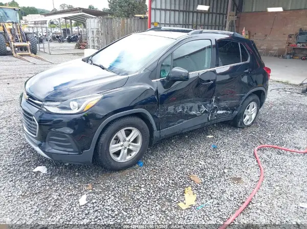 3GNCJLSB5KL329591 2019 CHEVROLET TRAX - Image 2