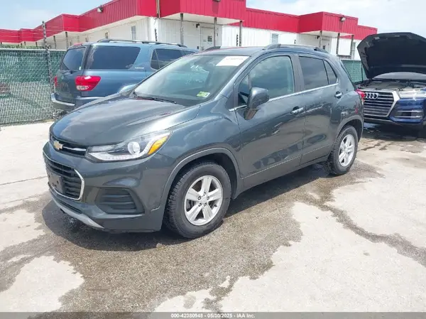 3GNCJLSB5KL330434 2019 CHEVROLET TRAX - Image 2