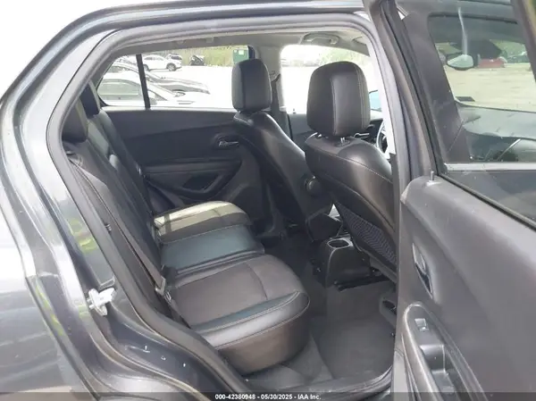 3GNCJLSB5KL330434 2019 CHEVROLET TRAX - Image 8