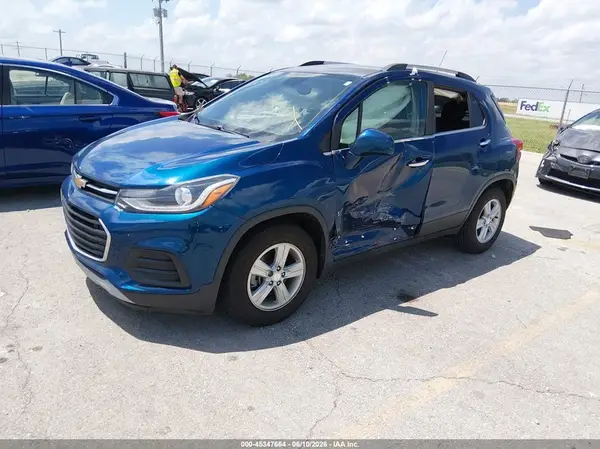 3GNCJLSB5KL350795 2019 CHEVROLET TRAX - Image 2