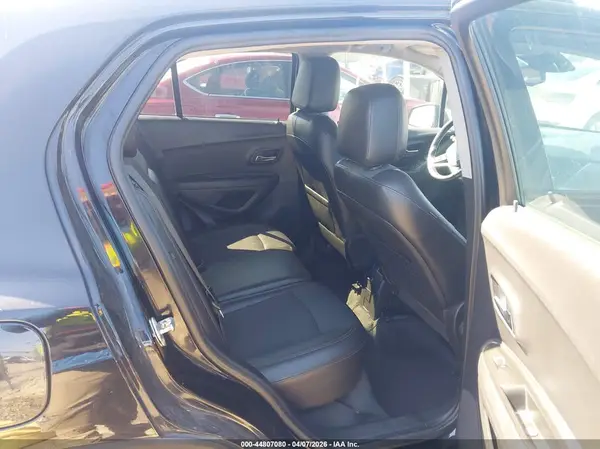 3GNCJLSB5KL357360 2019 CHEVROLET TRAX - Image 8