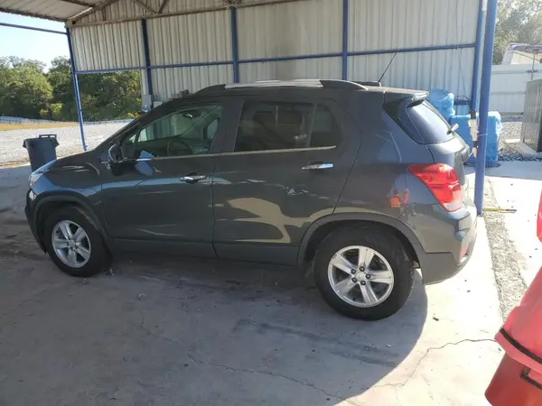 3GNCJLSB5KL367807 2019 CHEVROLET TRAX - Image 2