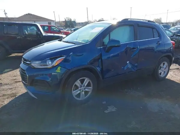 3GNCJLSB5KL378077 2019 CHEVROLET TRAX - Image 2