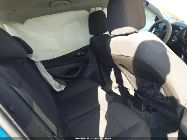 3GNCJLSB5KL378077 2019 CHEVROLET TRAX - Image 8
