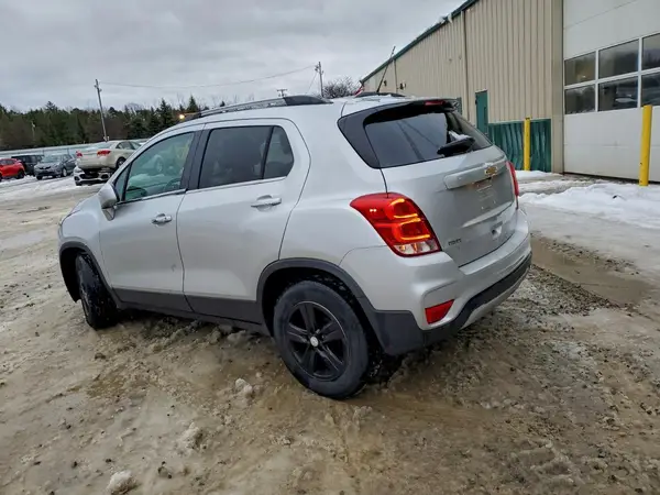 3GNCJLSB5KL391136 2019 CHEVROLET TRAX - Image 2