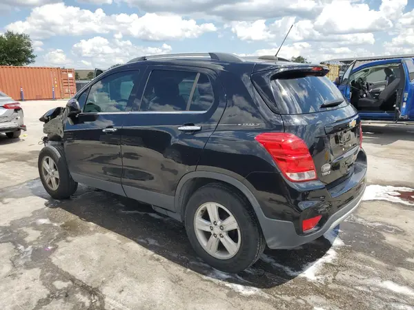 3GNCJLSB5LL129795 2020 CHEVROLET TRAX - Image 2