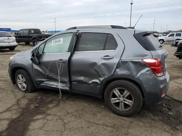 3GNCJLSB5LL145804 2020 CHEVROLET TRAX - Image 2