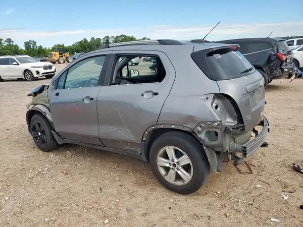 3GNCJLSB5LL151537 2020 CHEVROLET TRAX - Image 2