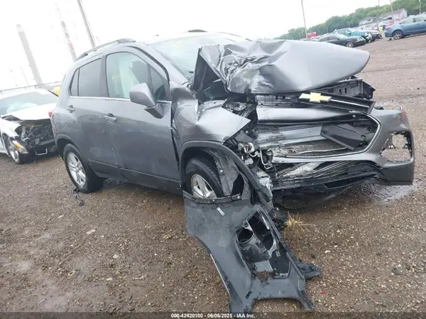 3GNCJLSB5LL184716 2020 CHEVROLET TRAX - Image 1