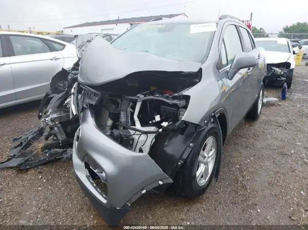 3GNCJLSB5LL184716 2020 CHEVROLET TRAX - Image 2