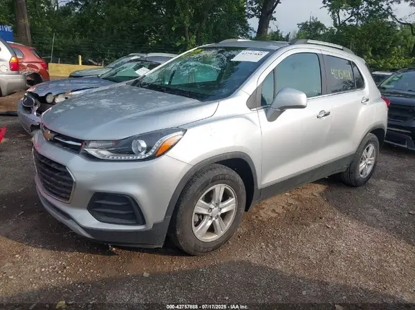 3GNCJLSB5LL195909 2020 CHEVROLET TRAX - Image 2