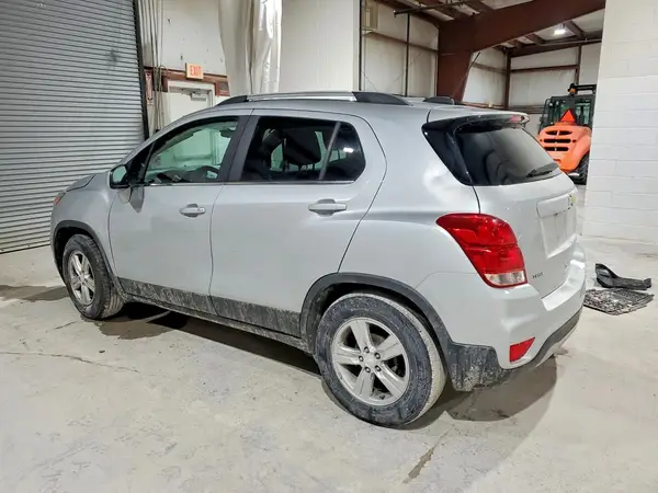 3GNCJLSB5LL198745 2020 CHEVROLET TRAX - Image 2