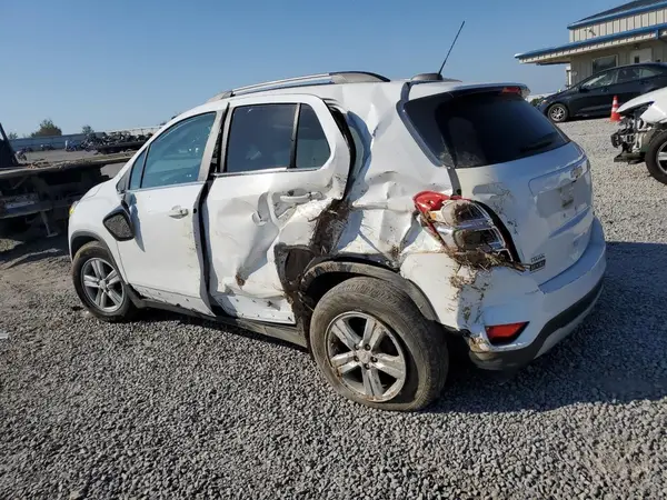 3GNCJLSB5LL202647 2020 CHEVROLET TRAX - Image 2