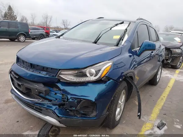 3GNCJLSB5LL216435 2020 CHEVROLET TRAX - Image 2